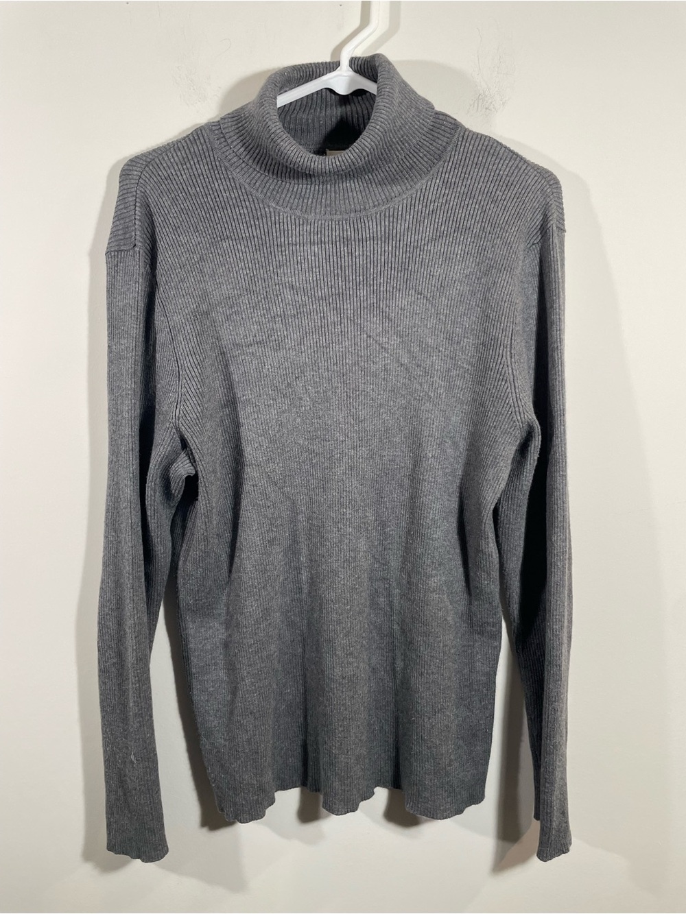 Chico’s 2 (L) ribbed turtleneck